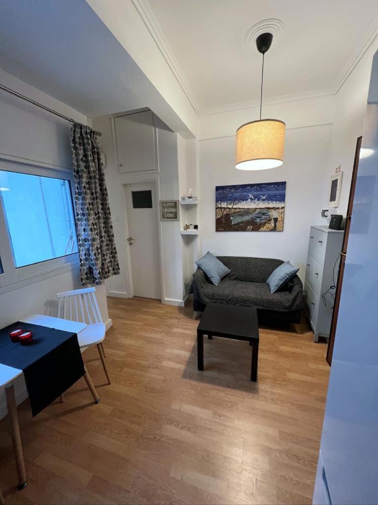 Minimal Apartment Next To The Center Athens Exterior photo
